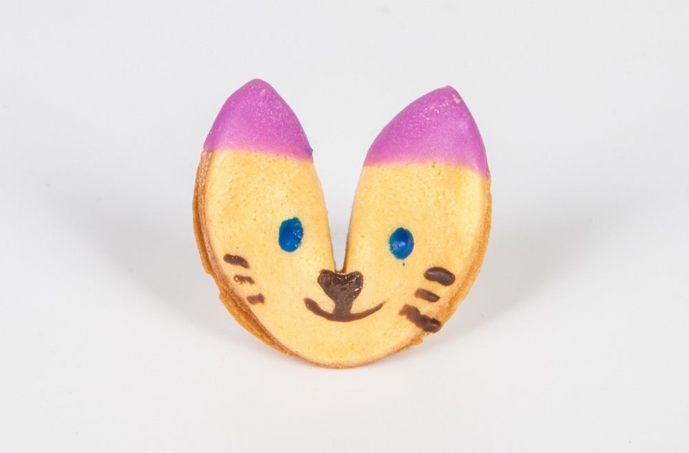картинка Печенье с предсказаниями для детей в виде кошачьей мордочки от магазина Компания+